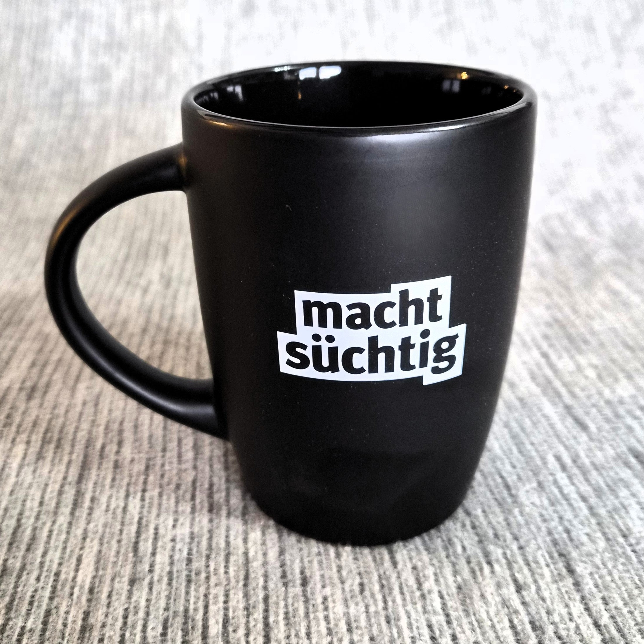 Kaffeebecher "machtsüchtig" (vanillafreundlich)