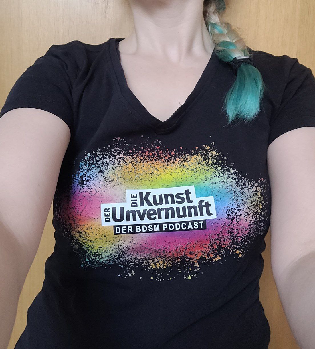 V-Shirt Rainbow